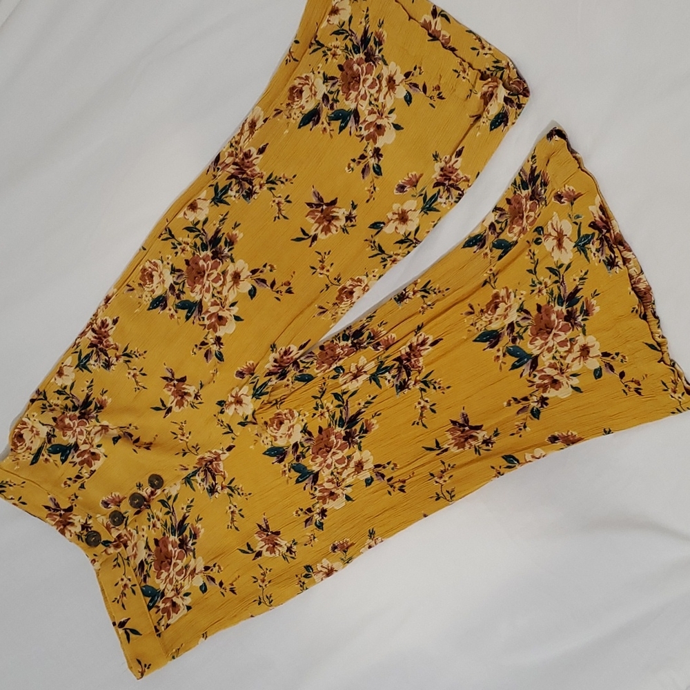 Mustard Floral Capris | S